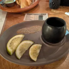 Coyote Fuego Mezcalería, foto de Adam